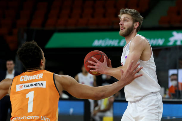 场充满戏剧 场充满戏剧