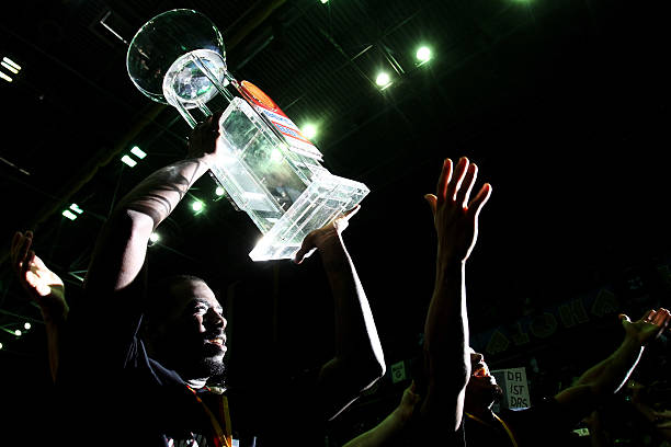 通过坚持不 通过坚持不